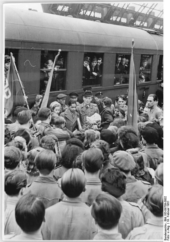 Arrival of the first Indian student to Dresden. He was to study electrical engineering in Dresden Technical University, 19 February 1951.