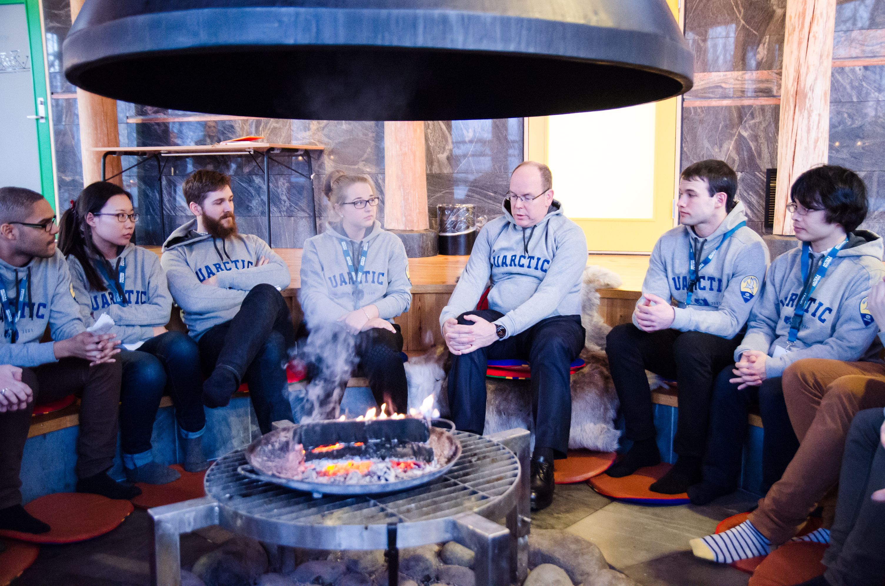 Prince of Monaco discussing Arctic issues with UArctic Student Ambassadors